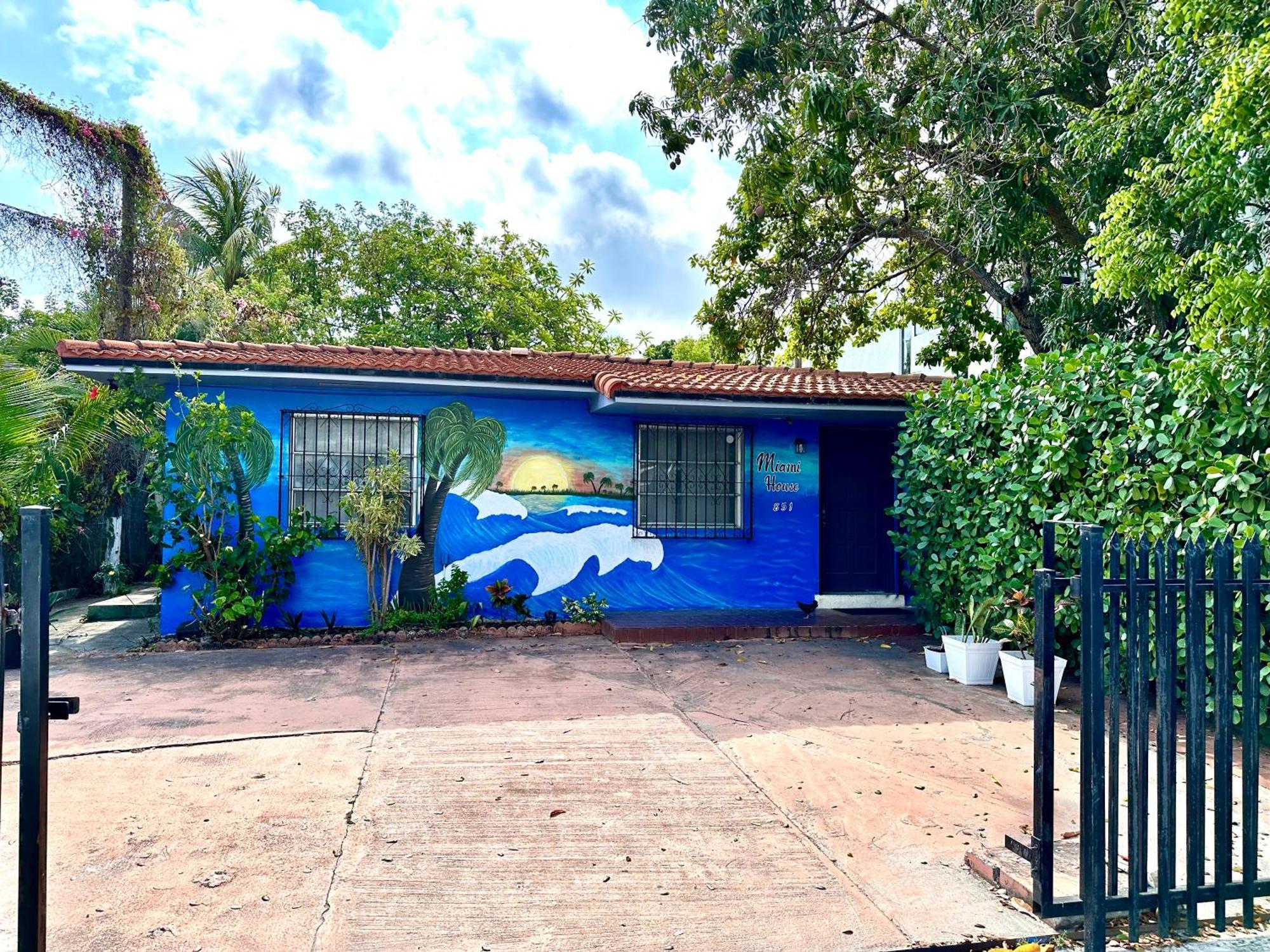 Miami House Hotel Exterior photo